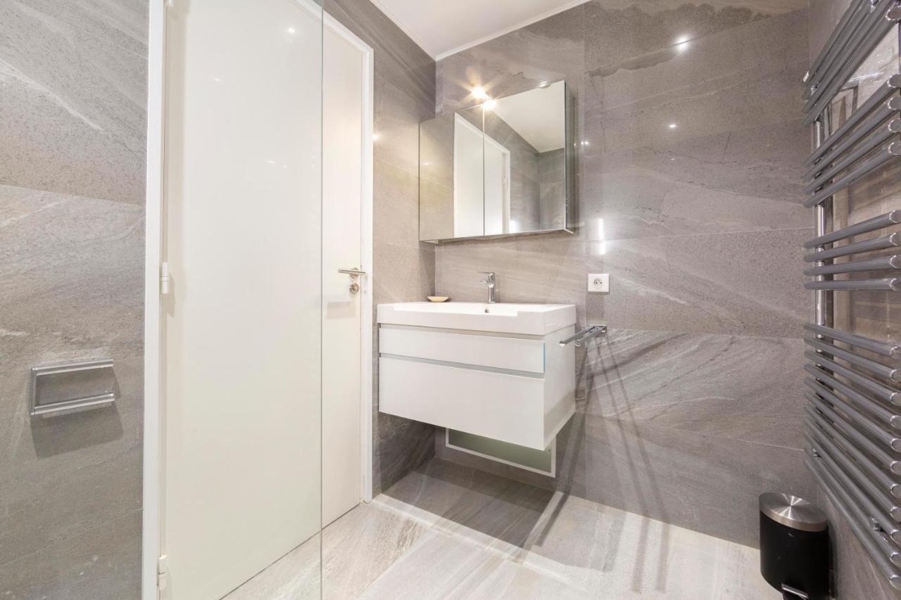 3 125 M2 Avec Vue Exceptionnelle Face à La *