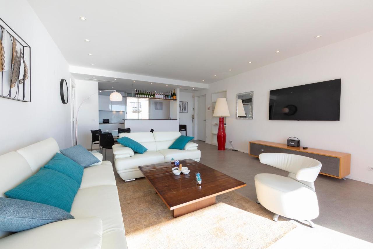 3 125 M2 Avec Vue Exceptionnelle Face à La *